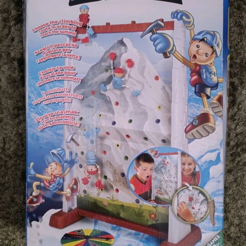 Everest board game like new, worn box
