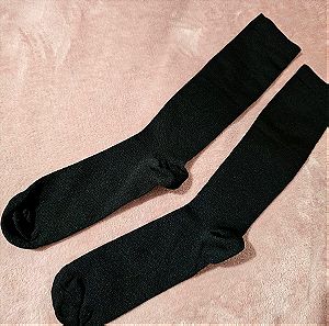 Μαύρες μακριές κάλτσες
