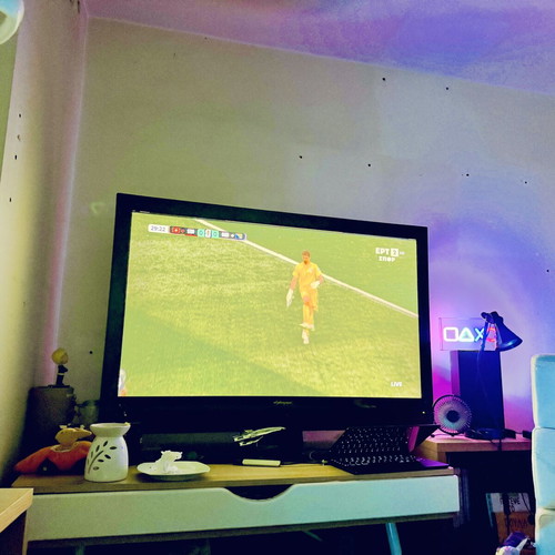 LG TV 47 Full HD with built-in soundbar like new, no smart