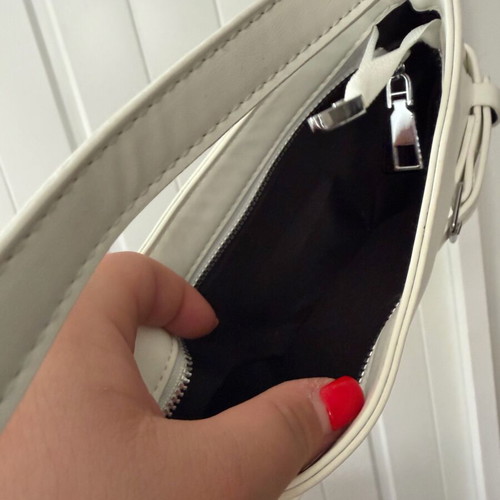 Shoulder bag like new, white