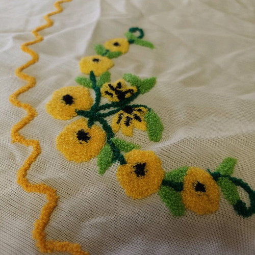Handmade tablecloth 180 diameter like new