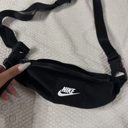 Nike crossbody banana bag like new, black