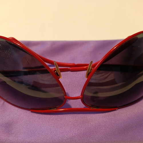 Marc Jacobs sunglasses, red frame, black lenses, UV protection
