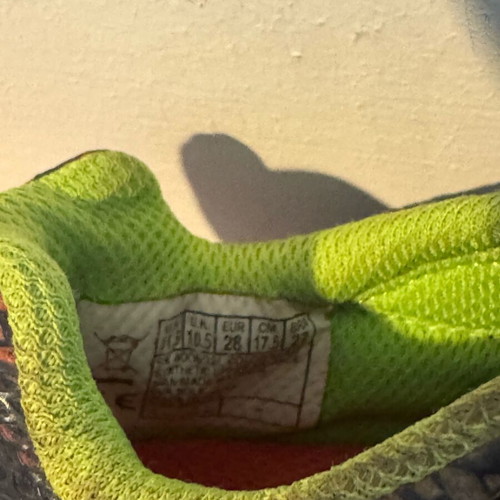 Skechers athletic shoes size 28 used, comfortable and lightweight
