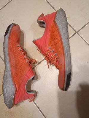 Αθλητικά Nike μεταχειρισμένα, νούμερο 45, γκρι και κόκκινα