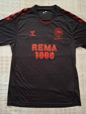 Denmark National Team Training Football Shirt Hummel Like New, Size M