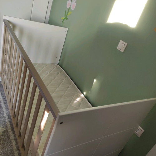 Baby cot like new with mattress 70x140