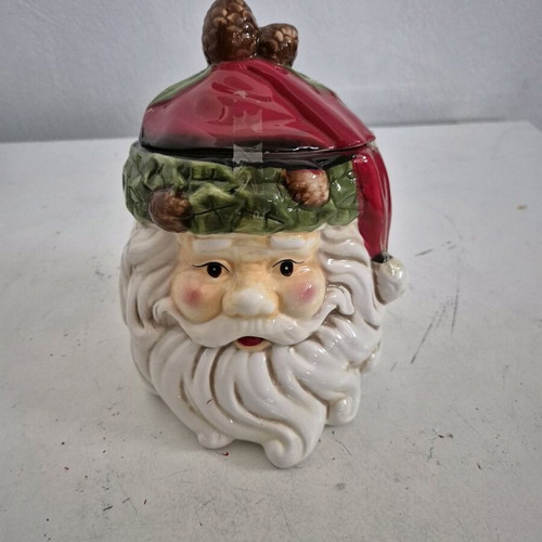 Porcelain Santa Claus head for cookies new