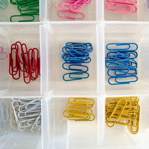 Plastic Box With 18 Compartments And Colorful Paperclips like new