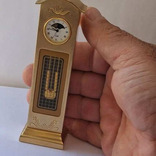 LM Louis Margux Paris quartz clock like new with day night indicator