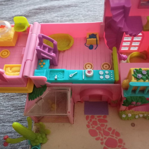 Polly Pocket Petland Hacienda Ranch House playset, vintage 2000 Mattel