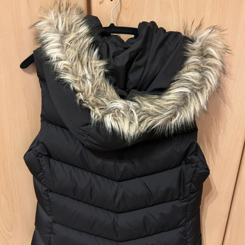 Gap sleeveless vest like new, size M, black