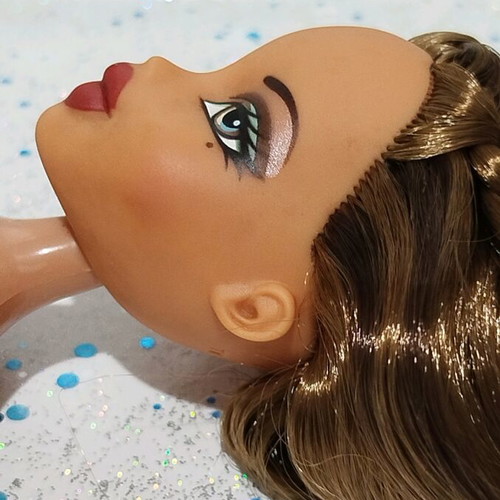 Bratz Sun kissed Summer Yasmin and rare Dana dolls used, set of 2