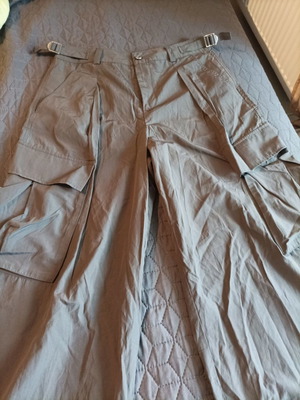 Bershka cargo pants used, size 40, khaki