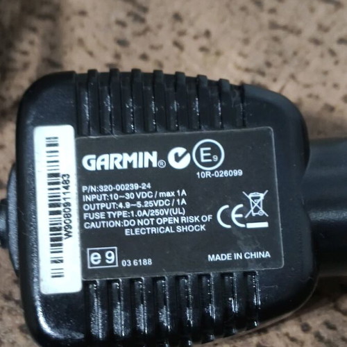 Garmin φορτιστής GPS αυτοκινήτου σαν καινούργιο