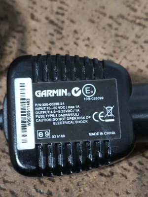 Garmin φορτιστής GPS αυτοκινήτου σαν καινούργιο