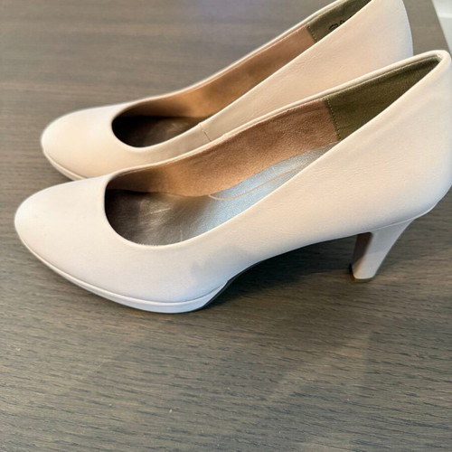 Pink shoes size 41 new