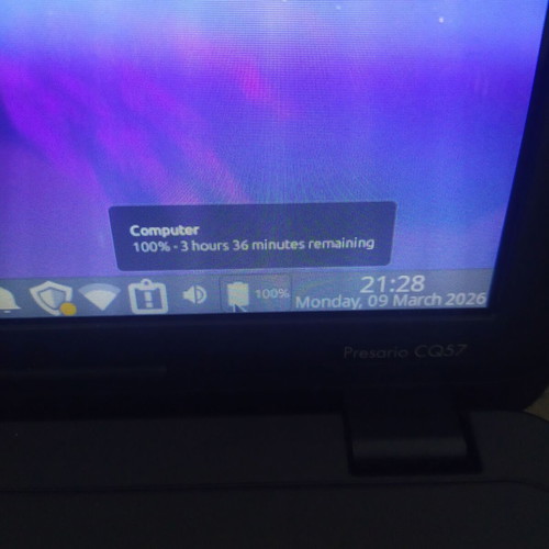 HP Presario CQ57 laptop like new with charger and case