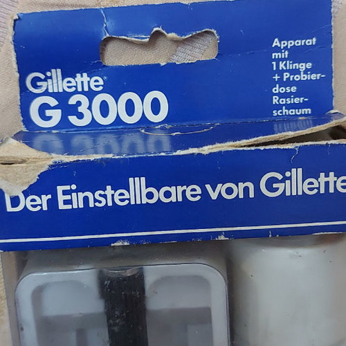 Gillette Black Beauty shaving machine new with precision heart box complete