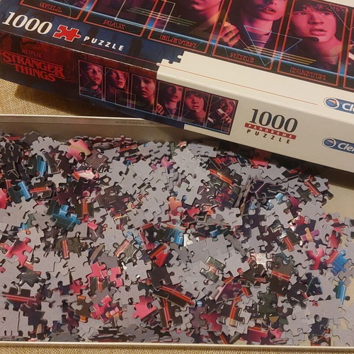 Stranger Things puzzle 1000 pieces like new