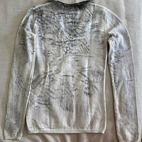 Woolen vintage sweater elegant with feathers like new