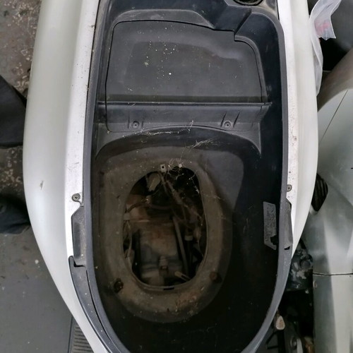 Gillera Runner 125 μεταχειρισμένο, με χαρτί διαγραφής, άσπρο πέρλα