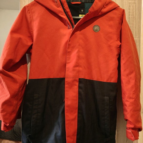 Volcom kids ski jacket used, waterproof, size medium