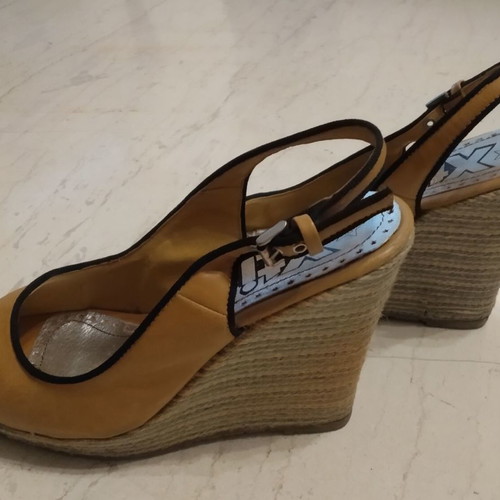 Platform shoes slightly used size 39 in orange-tan color