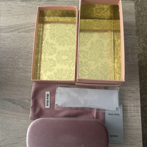 Miu Miu glasses case with accessories, pink