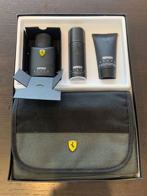 Ferrari men's gift set like new with toiletry bag