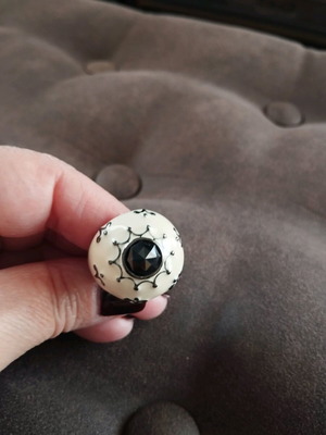 Wide Band Vintage Ring with Black Stone and Enamel Tsagkarakis TG like new