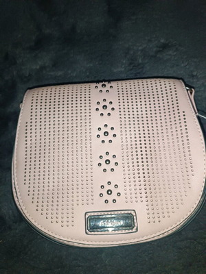Pink shoulder bag like new, medium size
