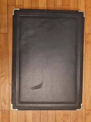 Vicko Serving Set Case like new