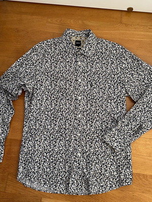 Hugo Boss Toucan Pattern Long Sleeve Shirt Like New, Size L