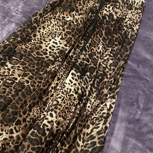Lumina skirt like new, animal print, size S