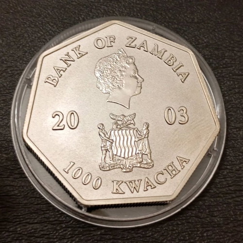1000 Kwacha 2003 coin from Zambia like new, heptagonal shape