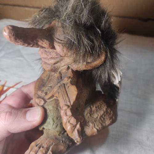 Ny Form Original 1980s Norwegian Handmade Fiddler Troll 17cm ύψος καινούριο με ετικέτα