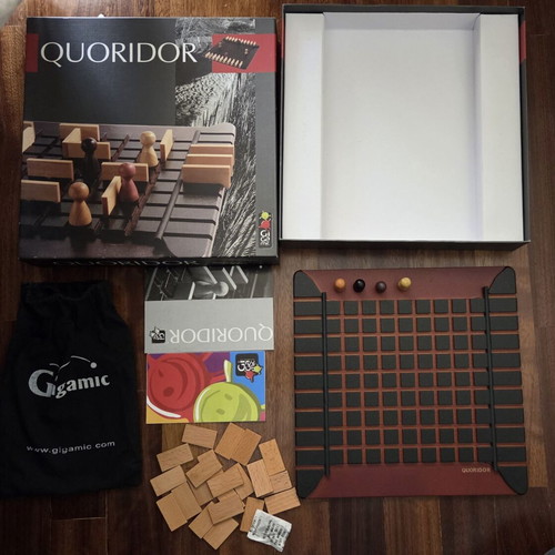 Quoridor board game like new
