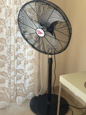 Floor fan like new