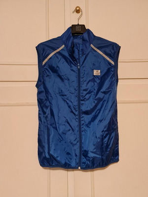 Vaat sleeveless sports jacket like new, blue, size M