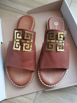 Women's brown slippers like new, size 40