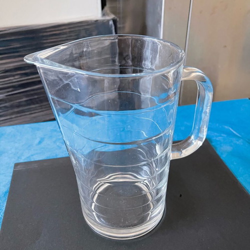 Glass water jug like new