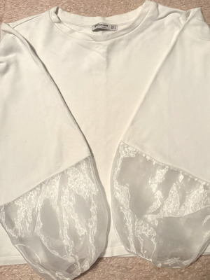 Stradivarius white blouse, oversized model