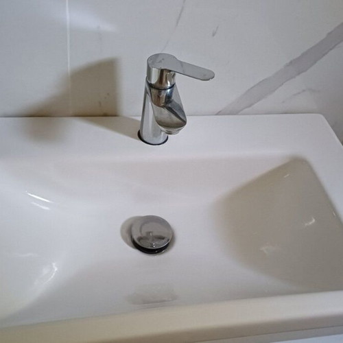 Bathroom cabinet City 01 with Grohe Start Clova S faucet like new, white lacquer