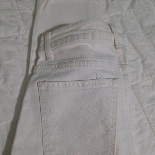 Bershka white women's straight cropped jeans like new