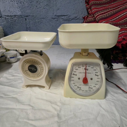Analog kitchen scales set of 2 like new