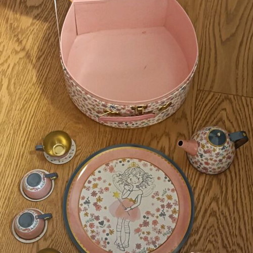 Prinzessin Lillifee metal tea set for children like new