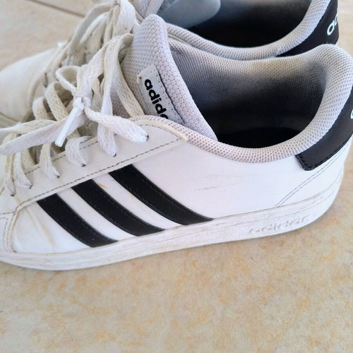 Adidas unisex size 38 like new