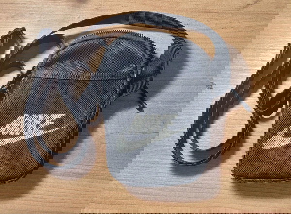 τσαντακι nike