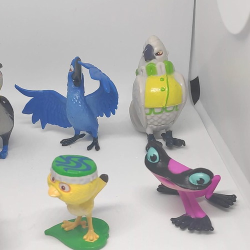 Rio 2 collectible figures set of 12, like new